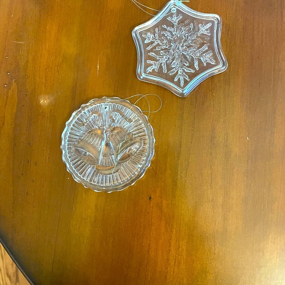 Fosdick glass ornaments (2) with etched bells and snowflake - Picture 5 of 5